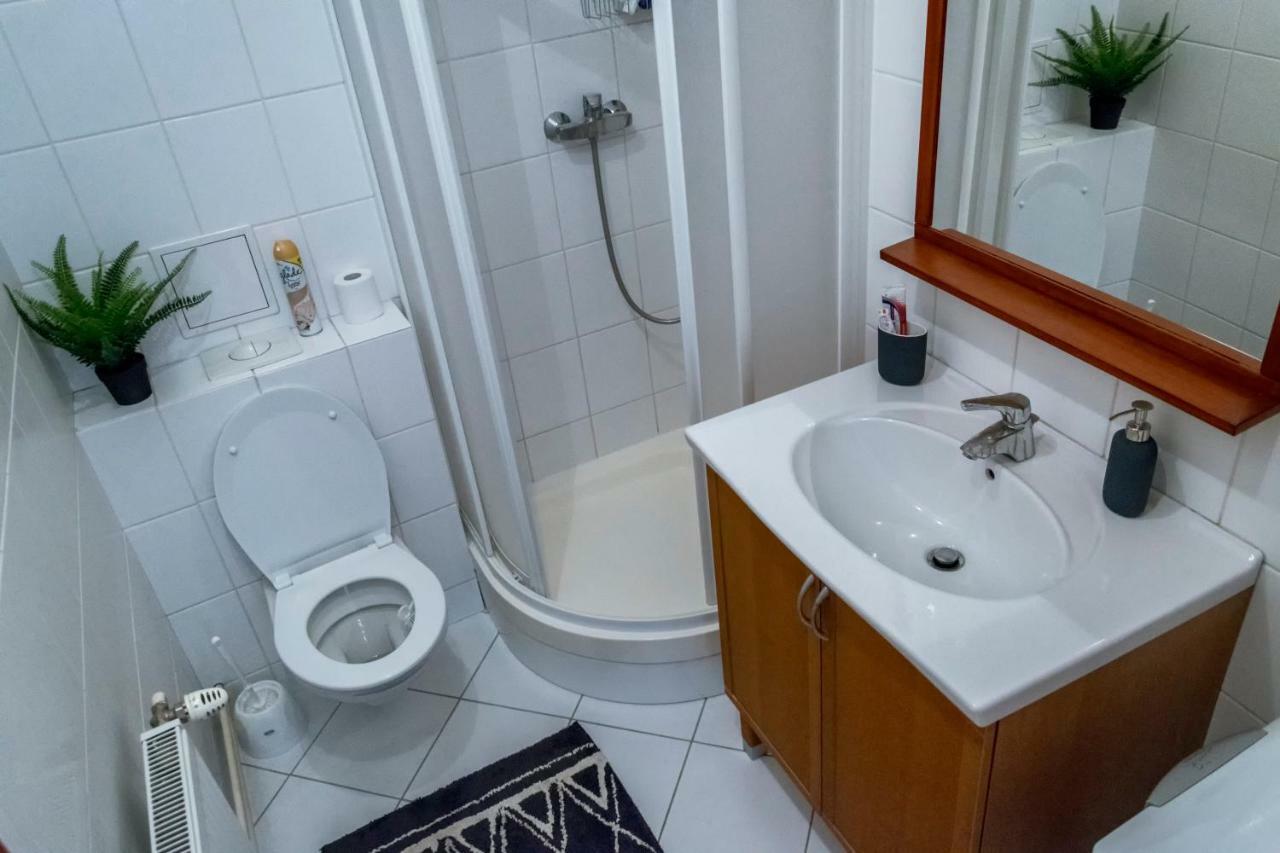 Pollock Apartment In Old Town Bratislava Esterno foto