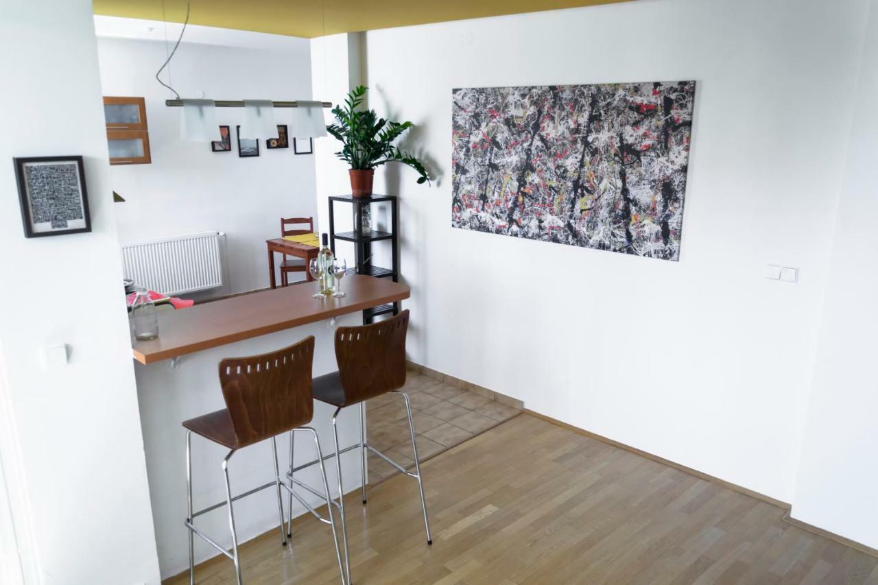 Pollock Apartment In Old Town Bratislava Esterno foto
