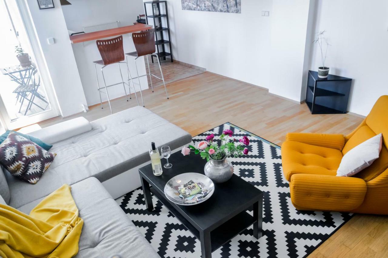 Pollock Apartment In Old Town Bratislava Esterno foto