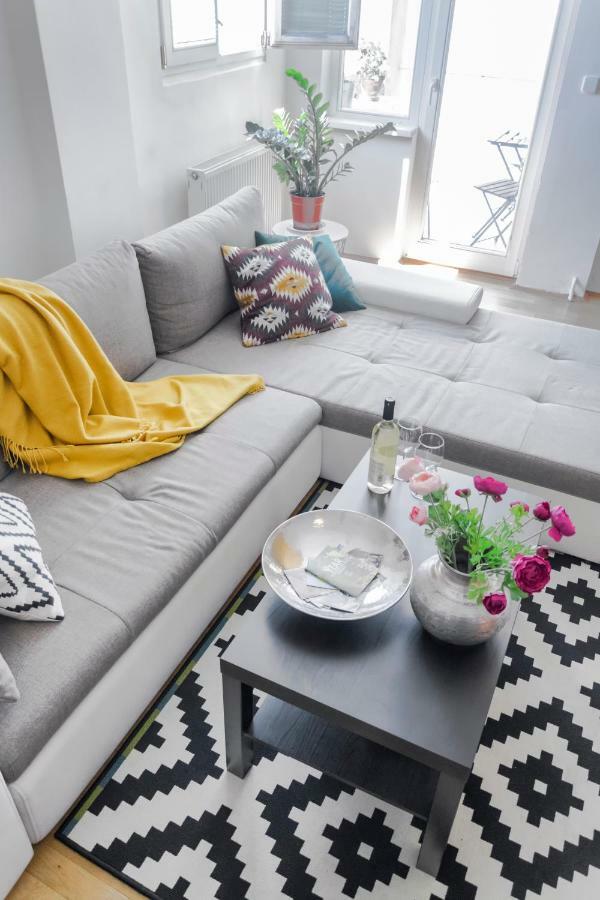 Pollock Apartment In Old Town Bratislava Esterno foto
