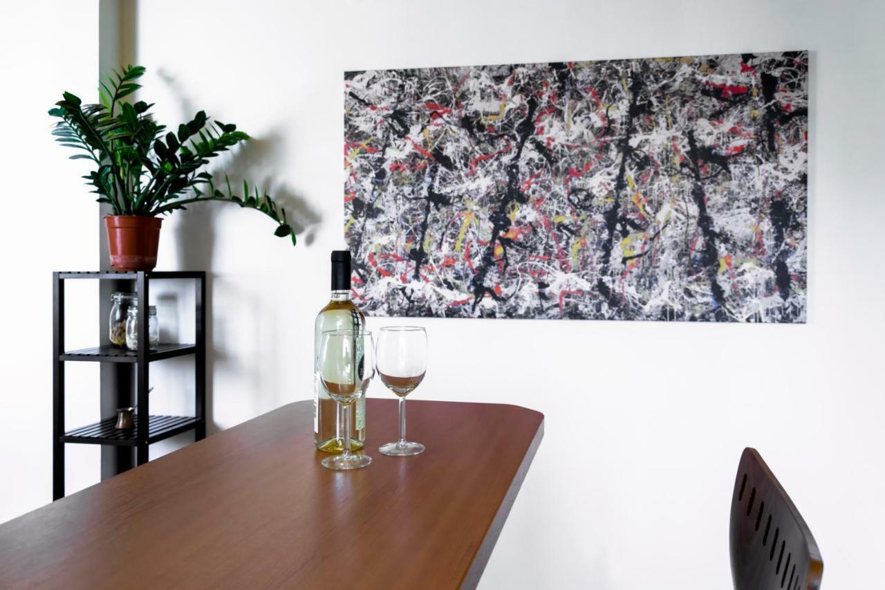 Pollock Apartment In Old Town Bratislava Esterno foto